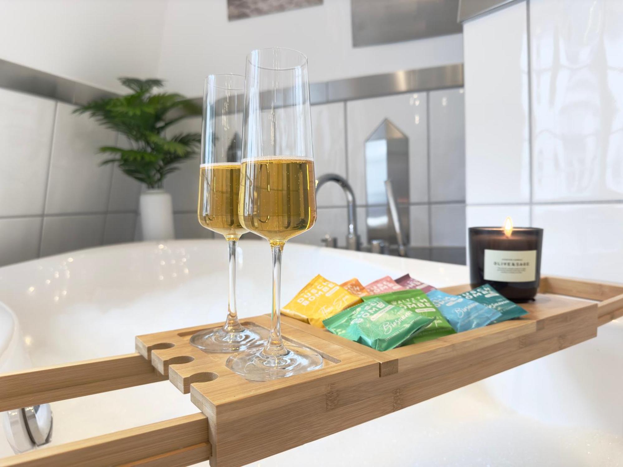 Luxury Old Town Suite - Xxl Terrasse & Xxl Penthouse ไฮเดลเบิร์ก ภายนอก รูปภาพ